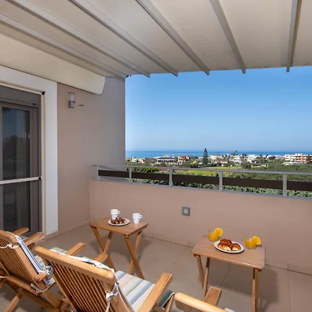 Four Seasons Private - Seaview - Big Heated Pool - Gym - Sport Activities *