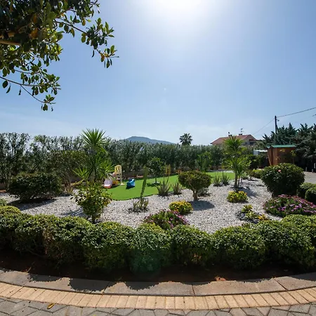 Four Seasons Private - Seaview - Big Heated Pool - Gym - Sport Activities *