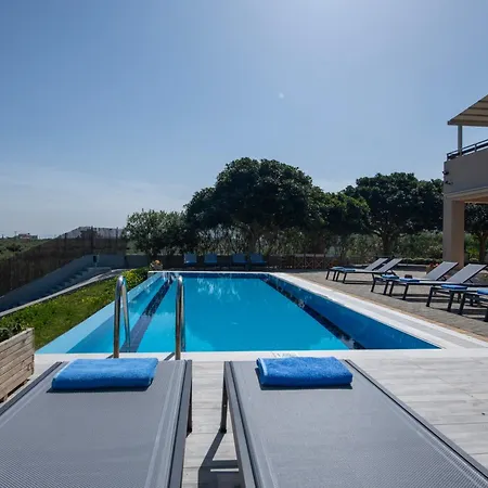 Four Seasons Private - Seaview - Big Heated Pool - Gym - Sport Activities