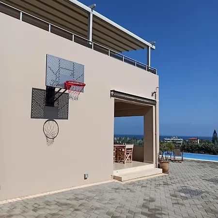 Four Seasons Private - Seaview - Big Heated Pool - Gym - Sport Activities *