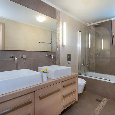 Villa Four Seasons Private - Seaview - Big Heated Pool - Gym - Sport Activities
