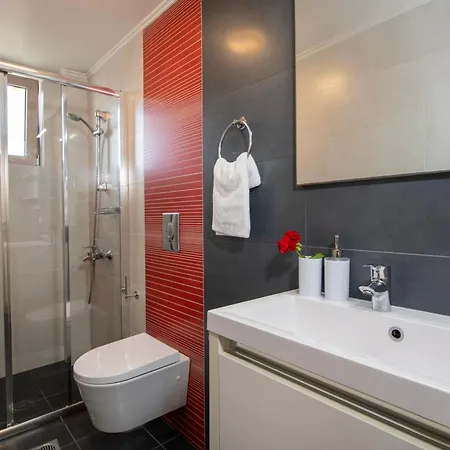 Villa Four Seasons Private - Seaview - Big Heated Pool - Gym - Sport Activities *